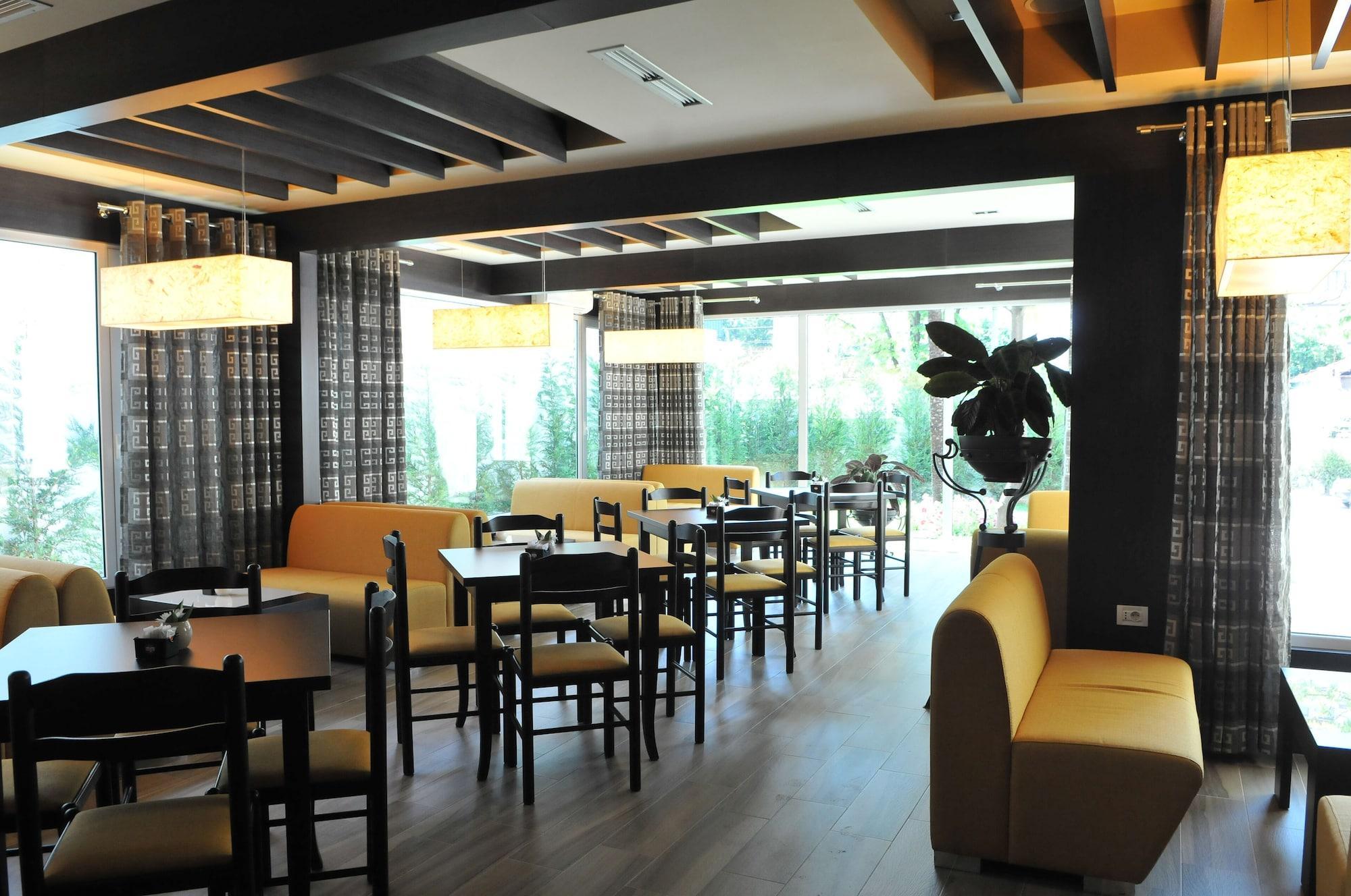 Hotel Sokrat Tirana Exterior photo