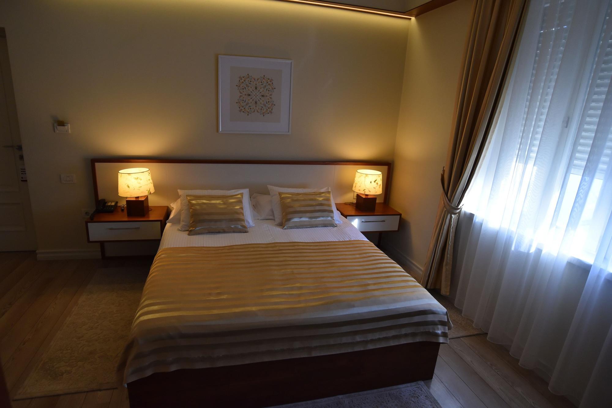 Hotel Sokrat Tirana Exterior photo