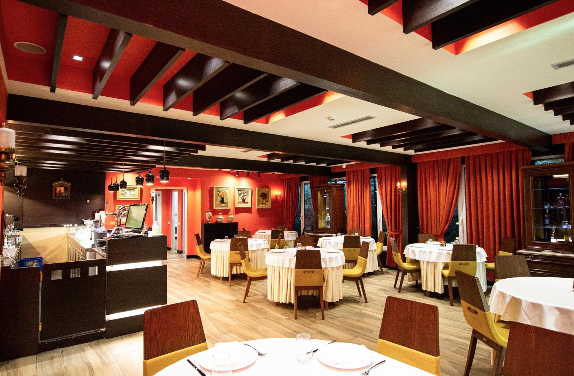 Hotel Sokrat Tirana Exterior photo