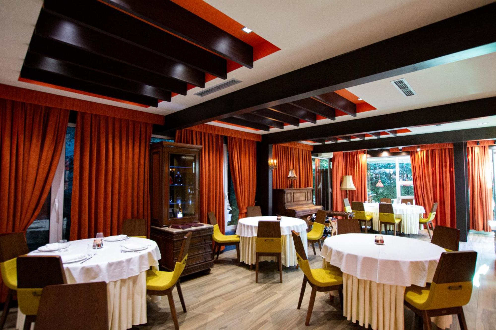 Hotel Sokrat Tirana Exterior photo