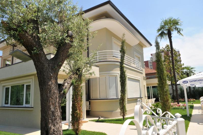 Hotel Sokrat Tirana Exterior photo